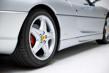 Ferrari F355 — photo 9