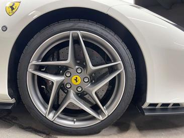 Ferrari F8 Tributo — photo 25