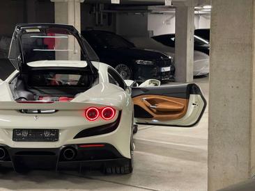 Ferrari F8 Tributo — photo 43