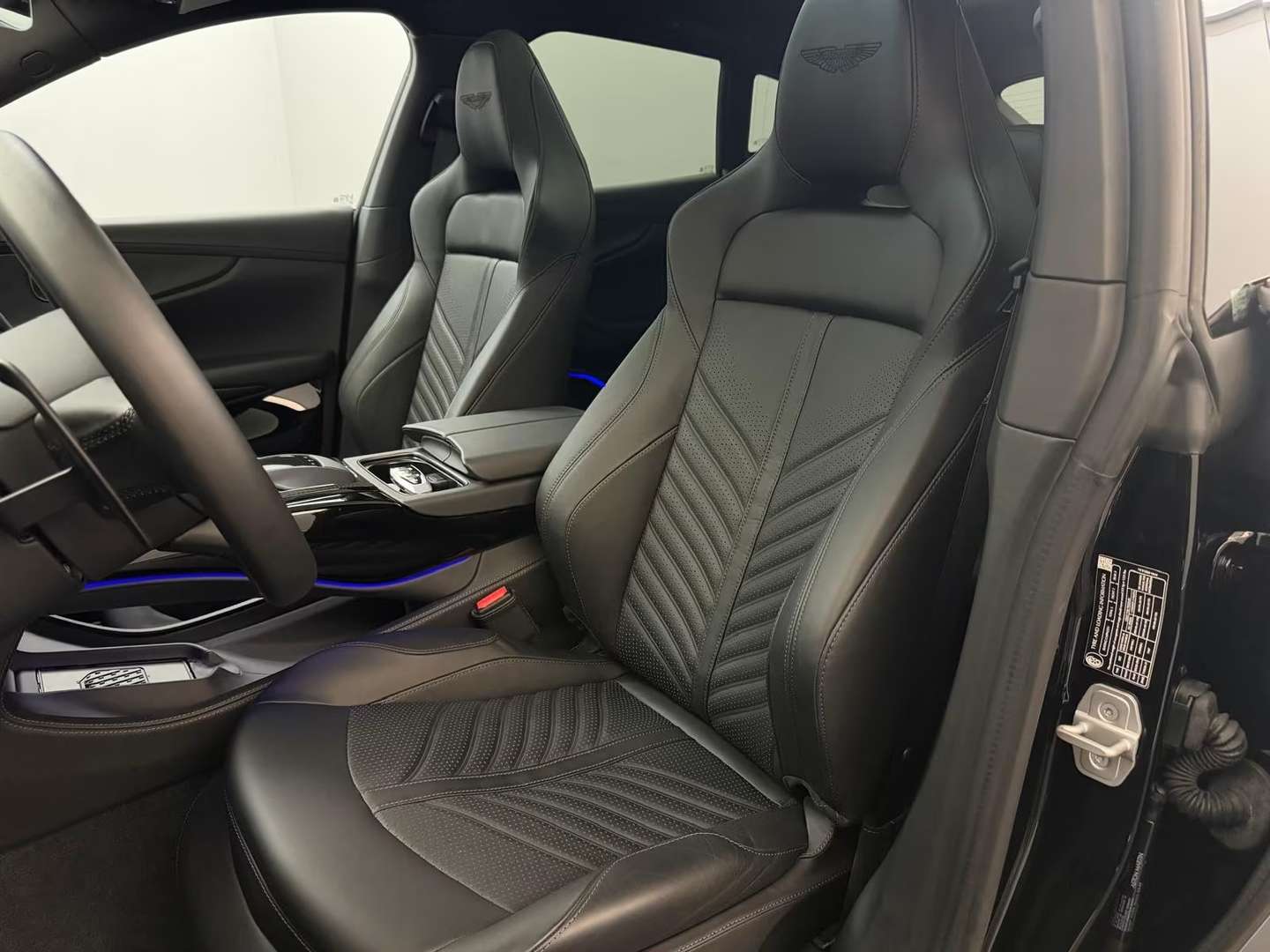 Aston Martin DBX 707CV 4.0 Autom. - 2024 - Joinsteer - #6