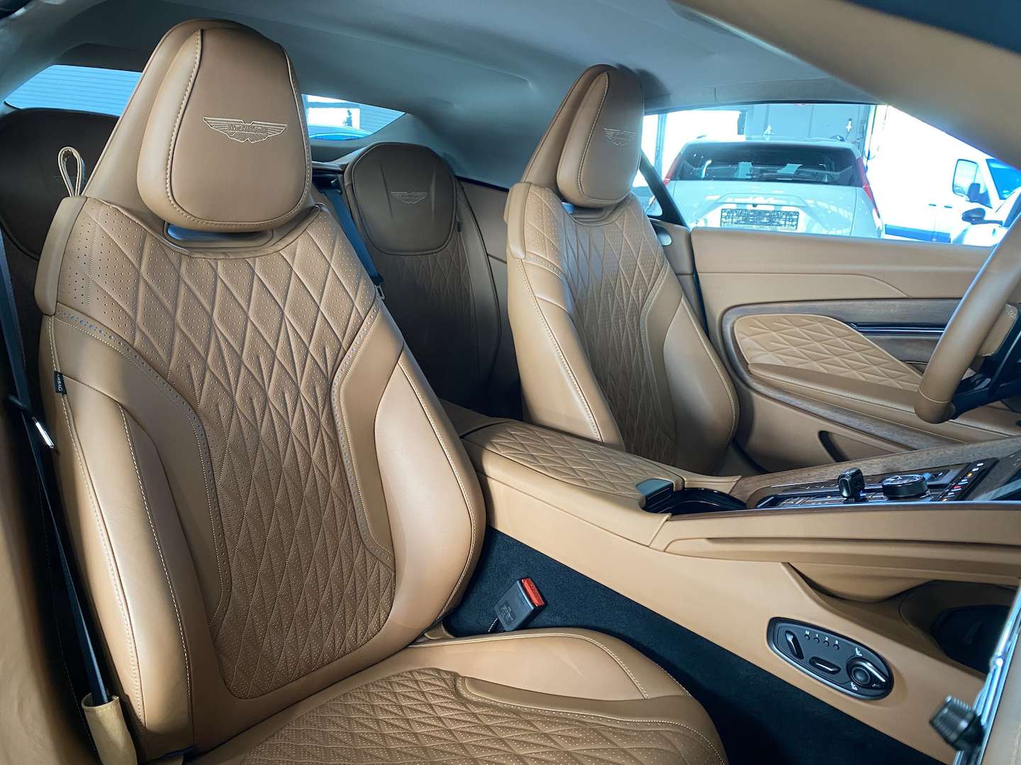 Aston Martin DB Volante Non Identifiée - 2024 - Joinsteer - #17