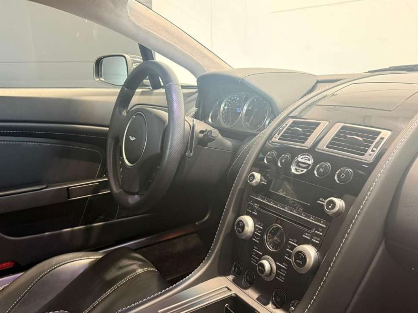 Aston Martin V8 4.7l Sportshift - 2011 - Joinsteer - #5