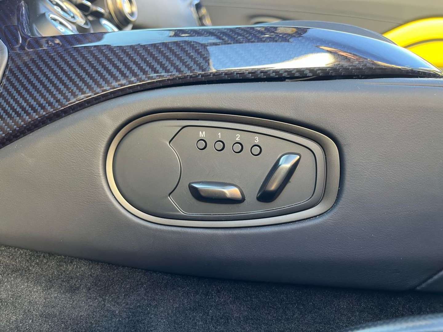 Aston Martin Vantage Roadster V12 - 2025 - Joinsteer - #14