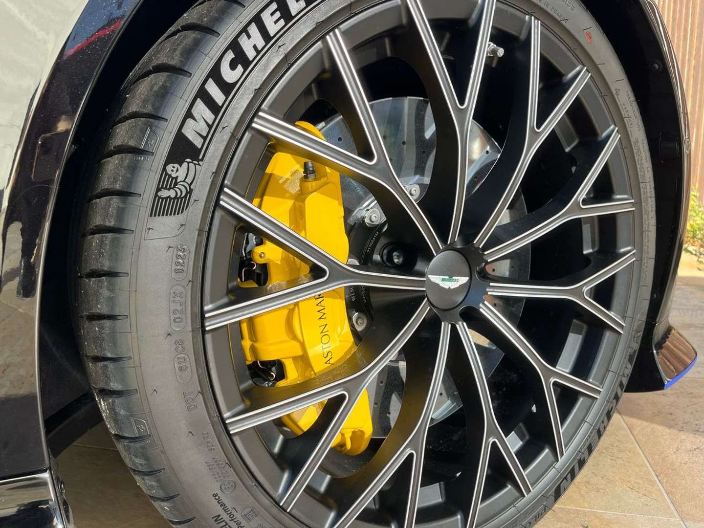 Aston Martin Vantage Roadster V12 - 2025 - Joinsteer - #16