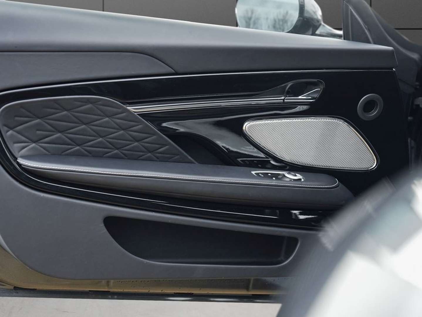 Aston Martin DB12 Volante - 2024 - Joinsteer - #25