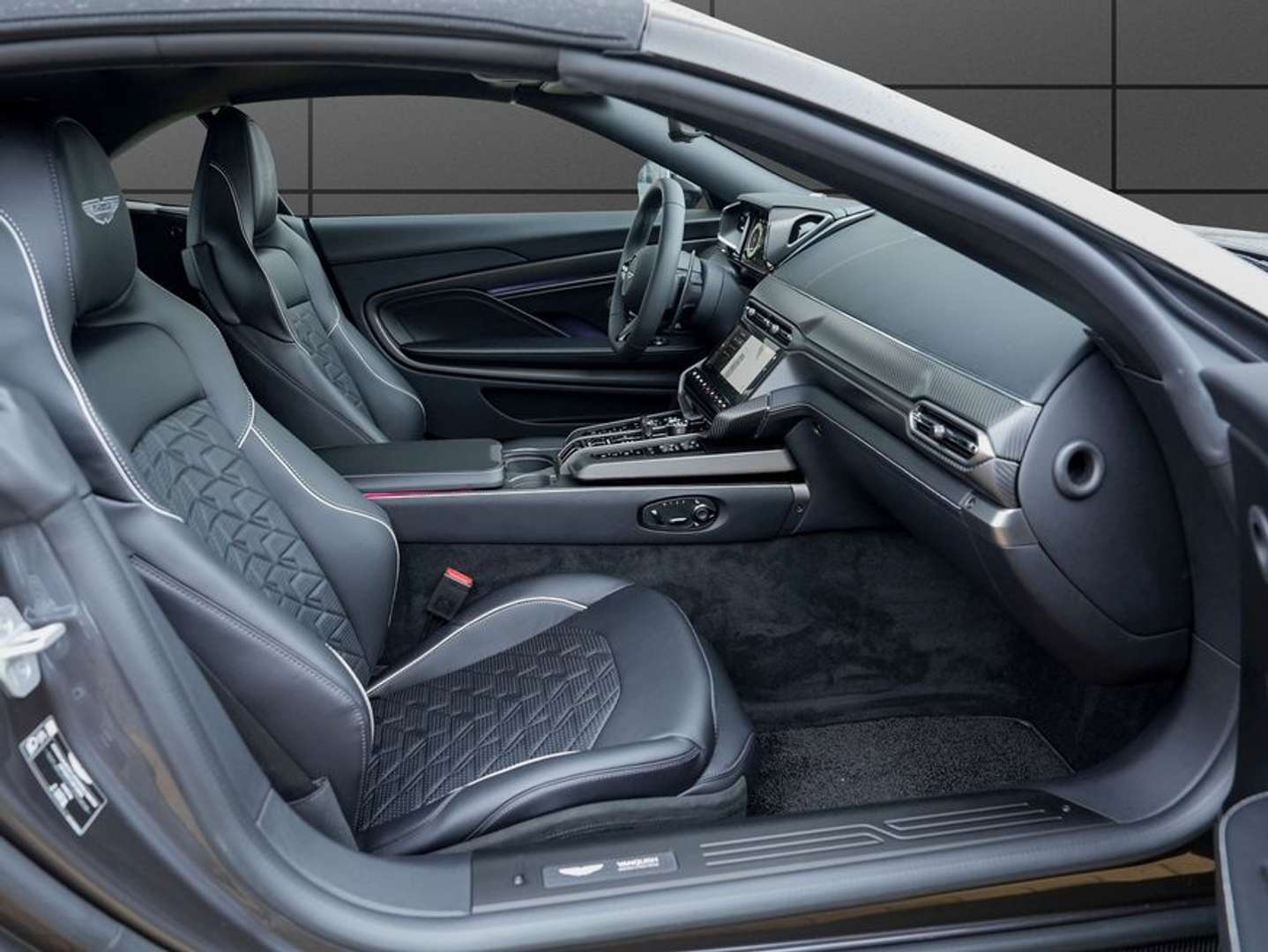 Aston Martin Vanquish Volante - 2026 - Joinsteer - #13