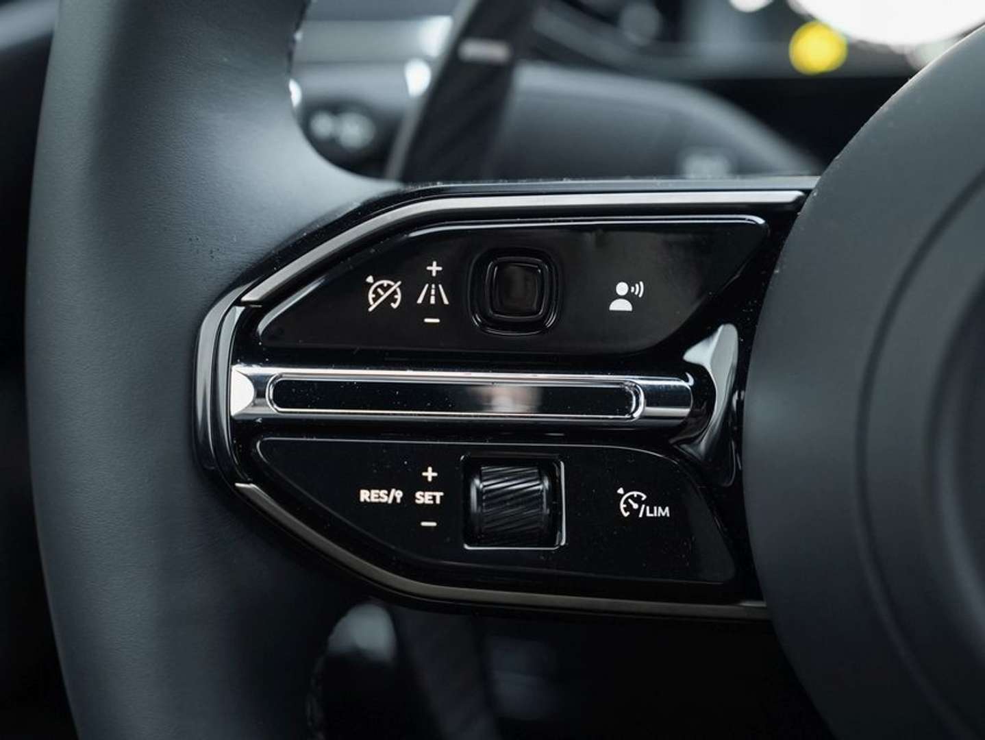 Aston Martin Vanquish Volante - 2026 - Joinsteer - #22