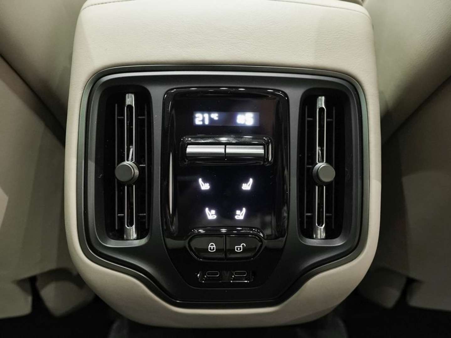 Aston Martin DBX DBX S - 2026 - Joinsteer - #17