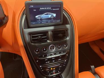 Aston Martin DBS Superleggera 5.2 V12 — photo 16