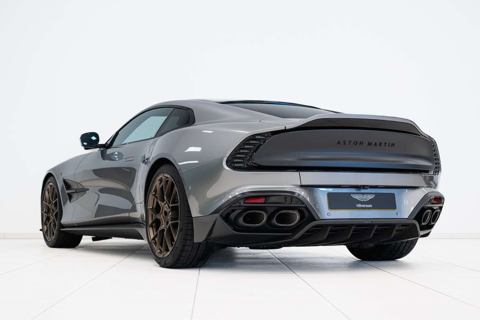 Aston Martin Vanquish Coupé Full Options - 2024 - Joinsteer - #3