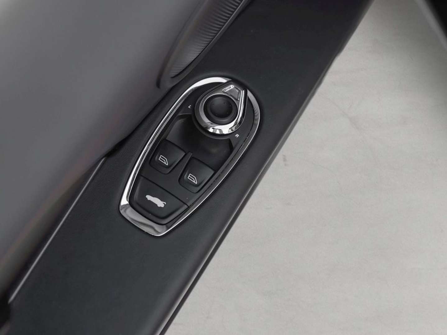 Aston Martin DB11 Coupé V8 - 2022 - Joinsteer - #20