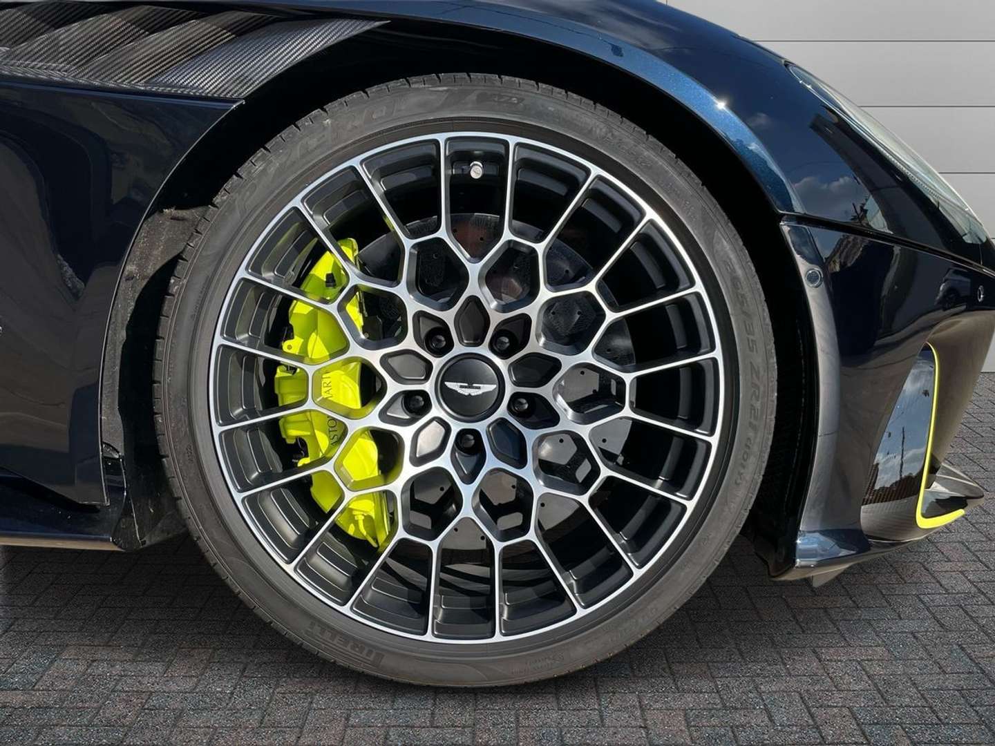 Aston Martin DBS Volante 5.2 V12 Superleggera - 2023 - Joinsteer - #3