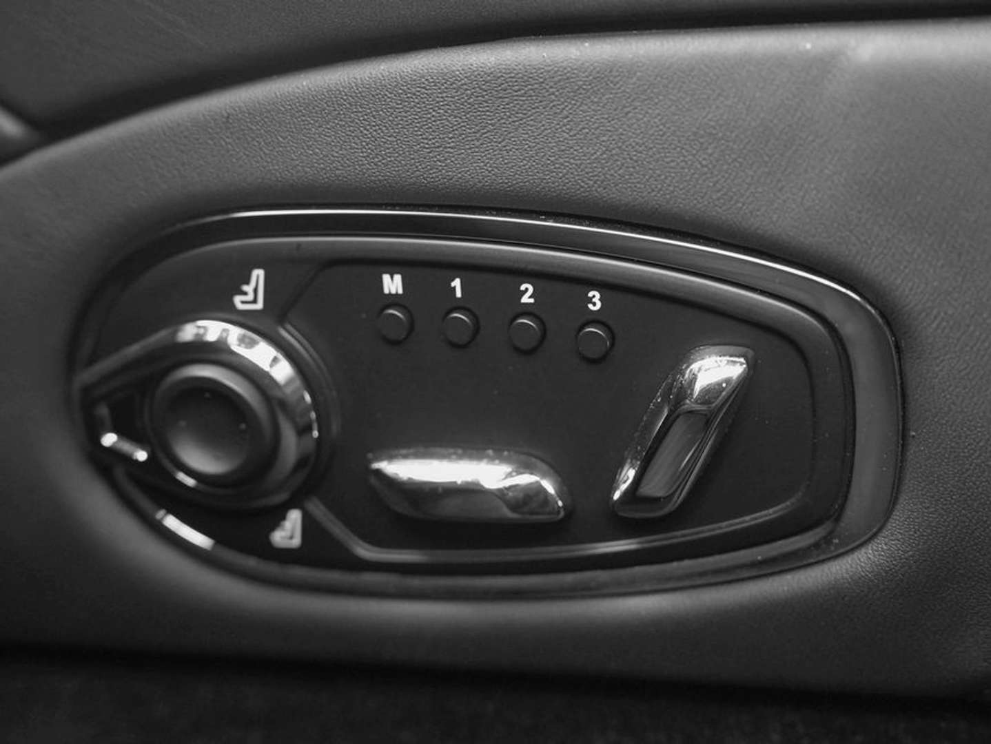 Aston Martin DB11 Coupé V8 - 2022 - Joinsteer - #22