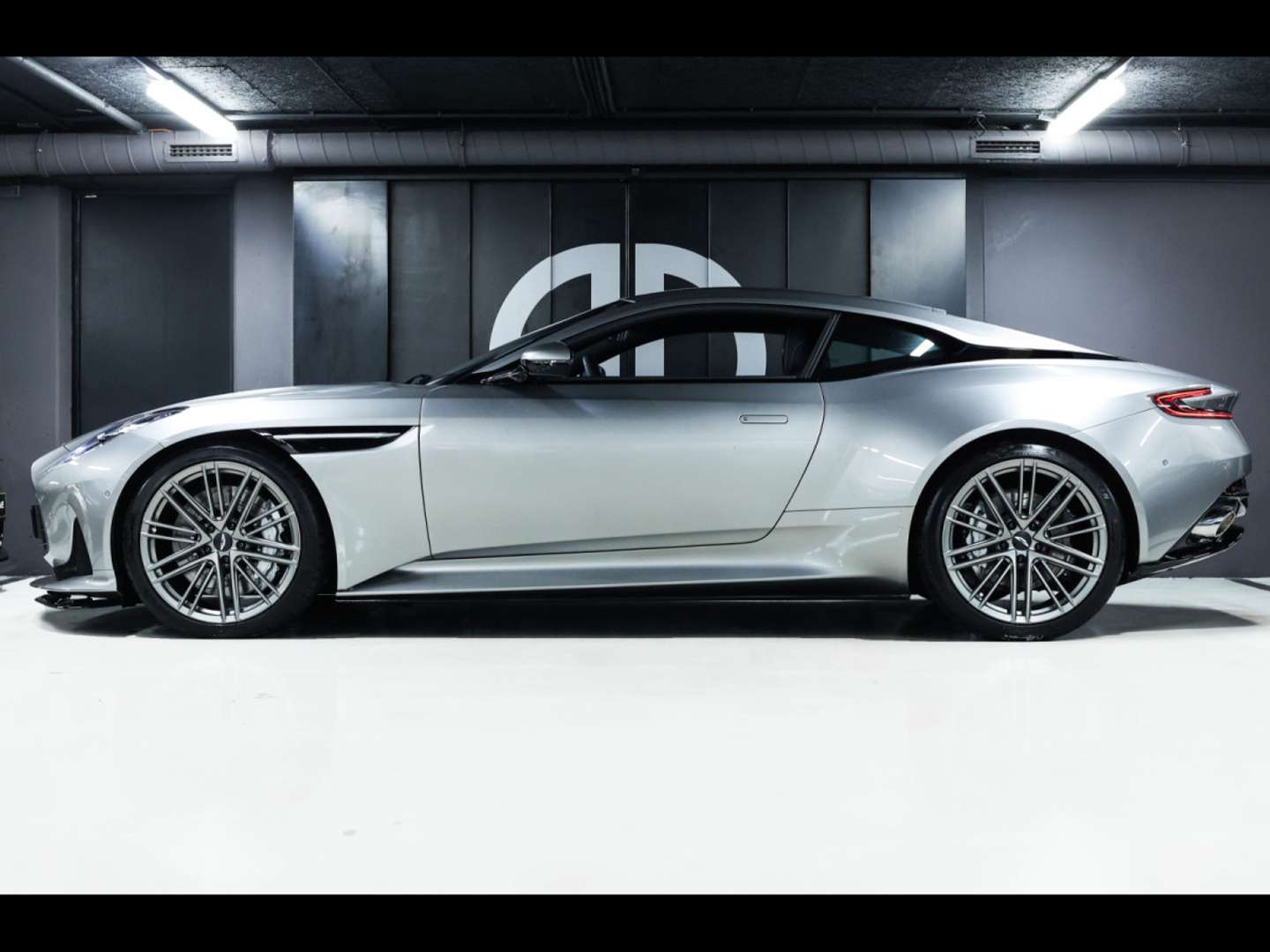Aston Martin DB12 Coupé 4.0 V8 ALUMINITE - 2024 - Joinsteer - #2