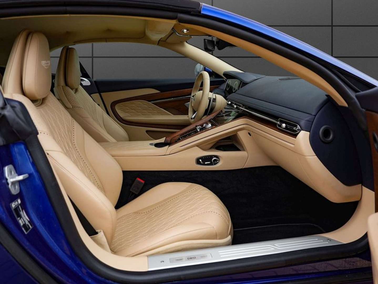 Aston Martin DB12 Volante - 2024 - Joinsteer - #14