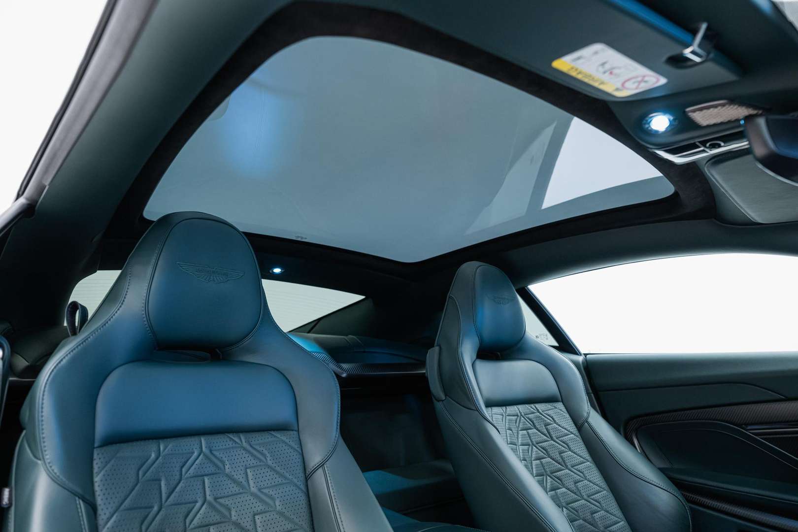 Aston Martin Vanquish Coupé Full Options - 2024 - Joinsteer - #15