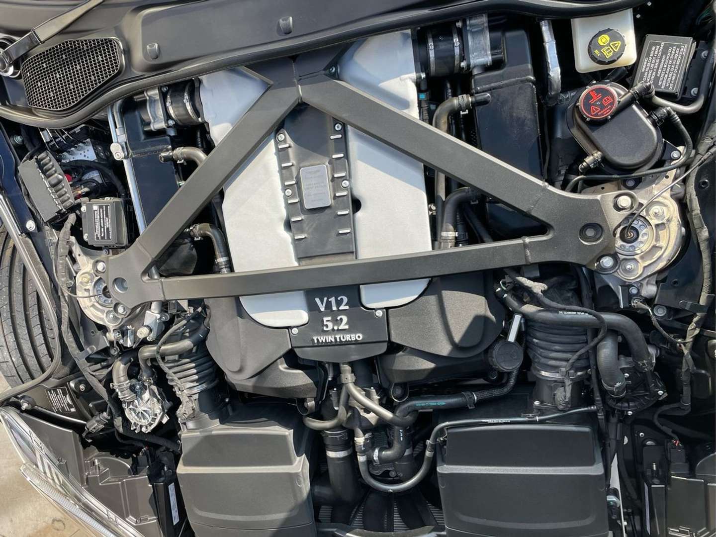 Aston Martin DBS Volante 5.2 V12 Superleggera - 2023 - Joinsteer - #12