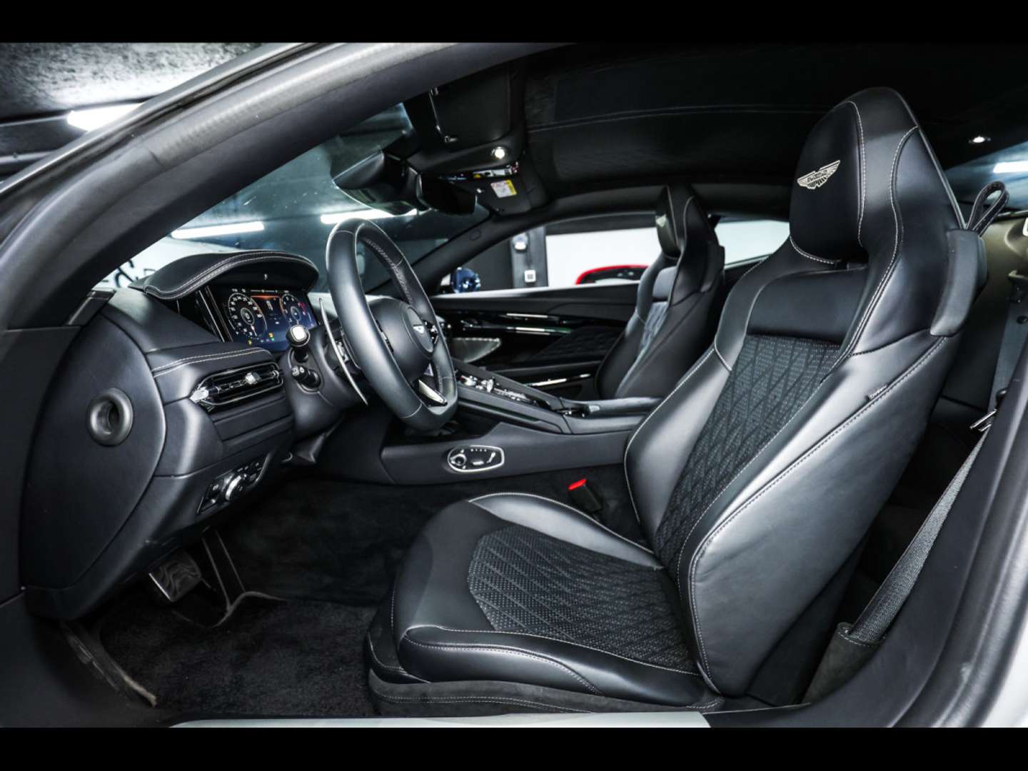 Aston Martin DB12 Coupé 4.0 V8 ALUMINITE - 2024 - Joinsteer - #11