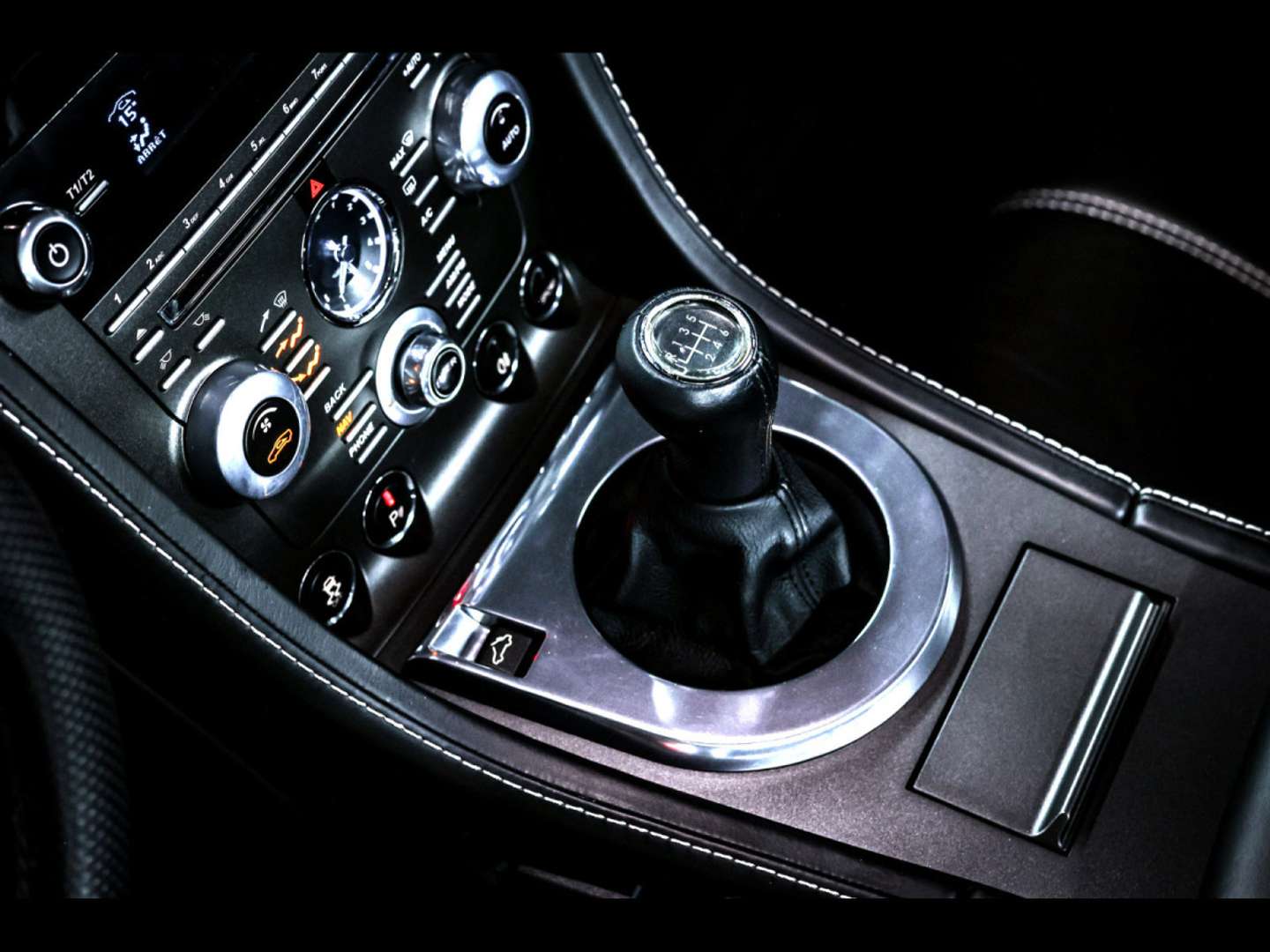 Aston Martin Vantage Roadster 4.7 Manual - 2014 - Joinsteer - #17