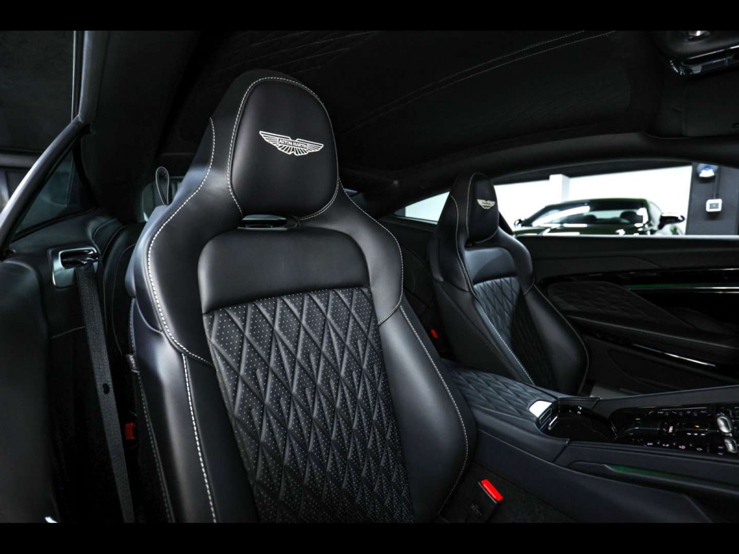 Aston Martin DB12 Coupé 4.0 V8 ALUMINITE - 2024 - Joinsteer - #13