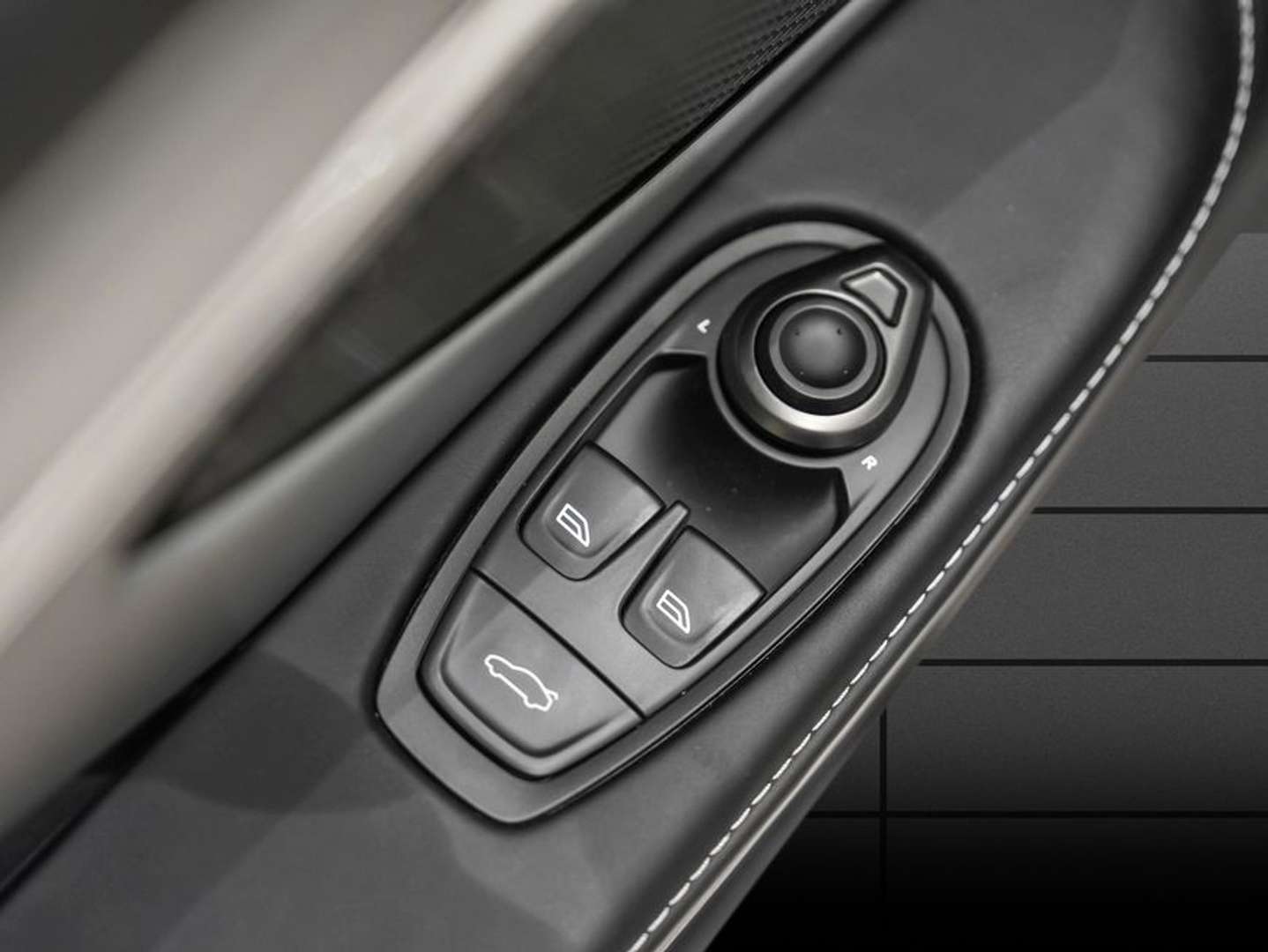 Aston Martin DB12 Volante - 2026 - Joinsteer - #27