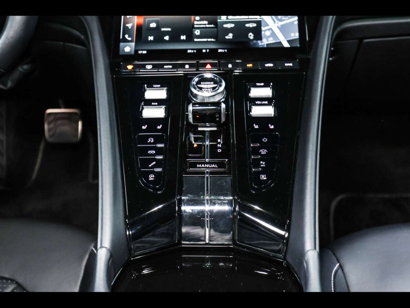 Aston Martin DB12 Coupé 4.0 V8 ALUMINITE - 2024 - Joinsteer - #21