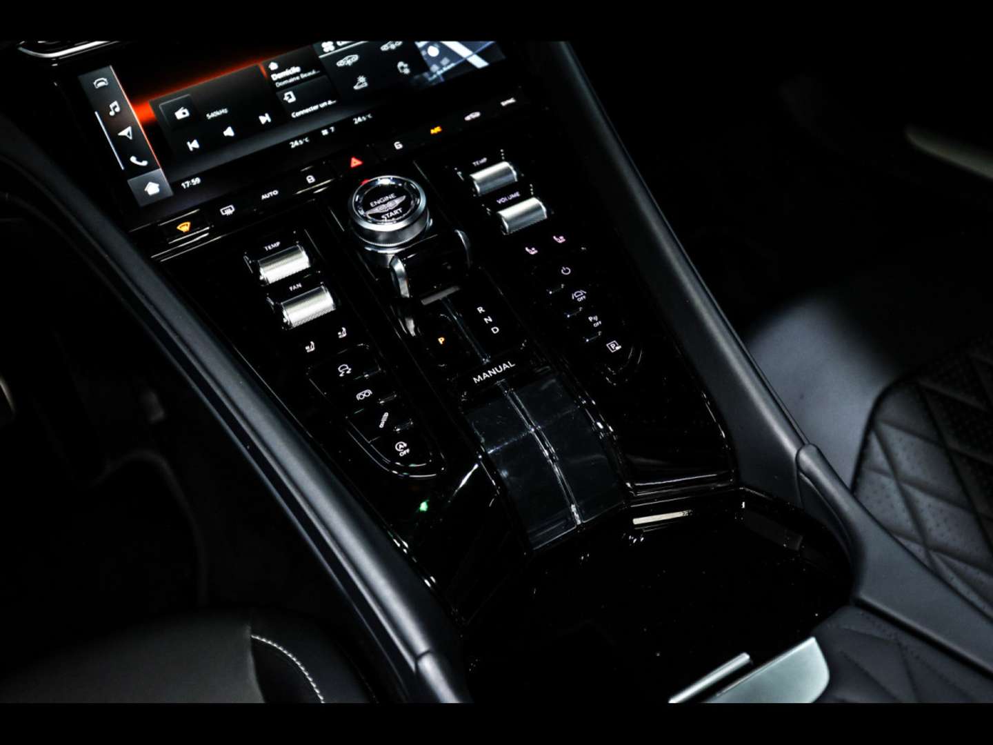 Aston Martin DB12 Coupé 4.0 V8 ALUMINITE - 2024 - Joinsteer - #23