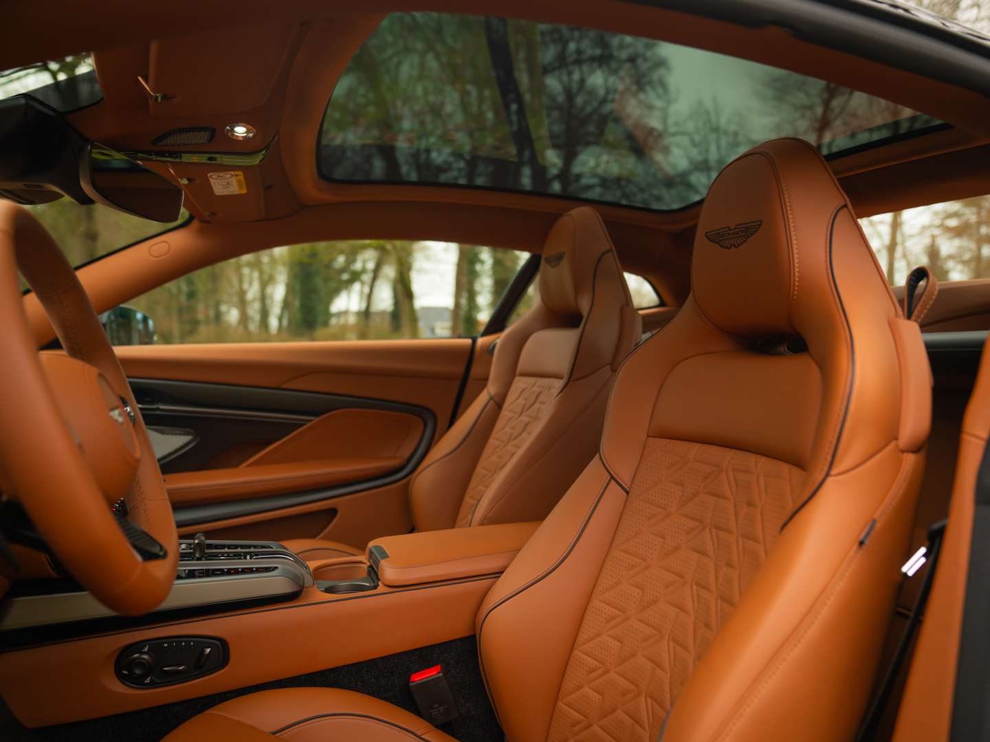 Aston Martin Vanquish - 2025 - Joinsteer - #9