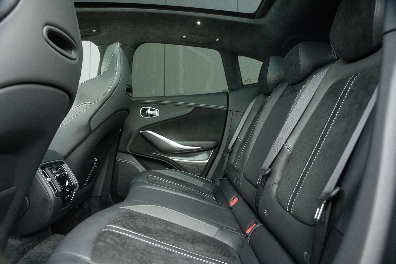 Aston Martin DBX 4.0 V8 707 - 2022 - Joinsteer - #17