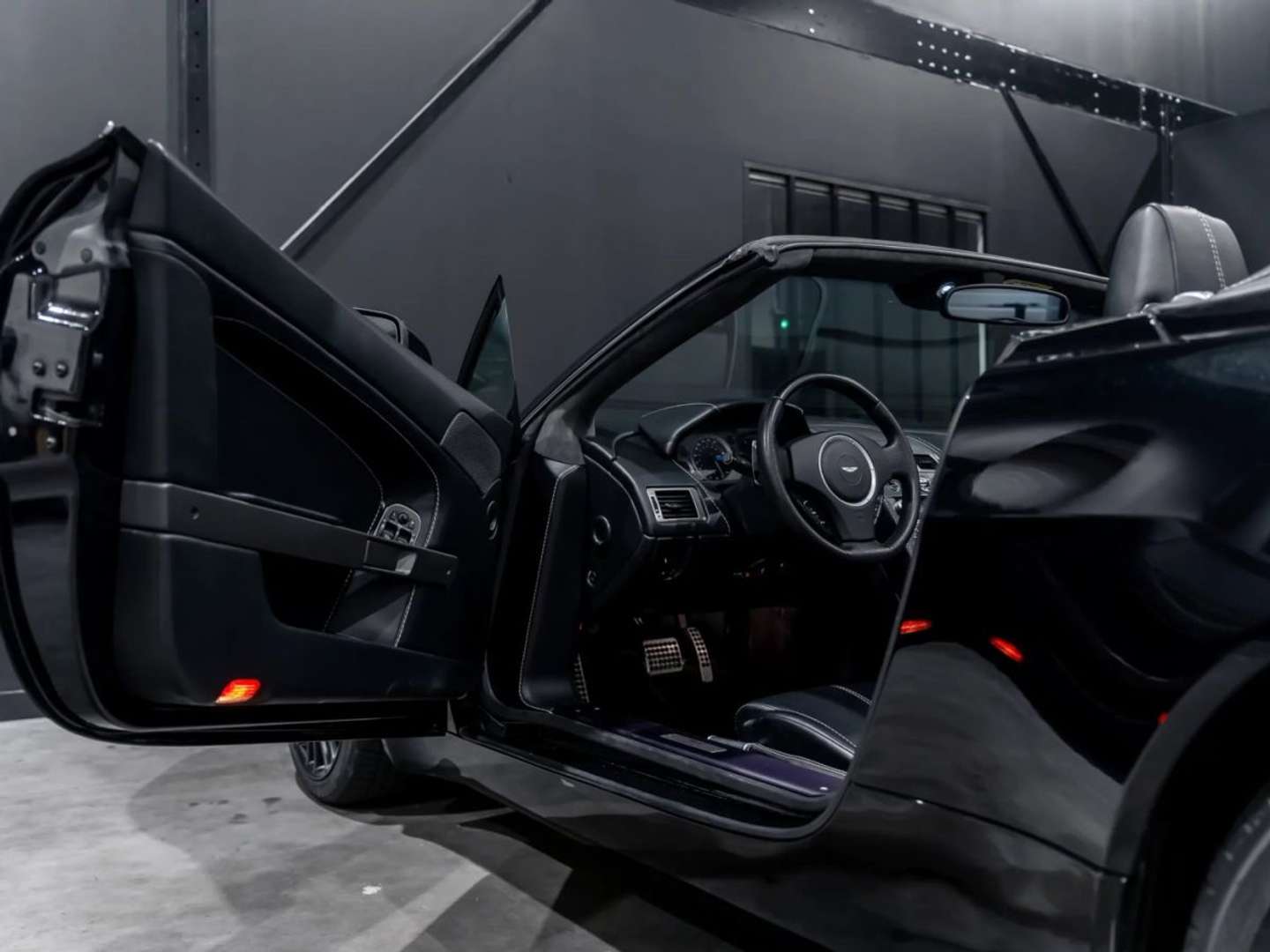 Aston Martin V8 Roadster 4.7l Sportshift - 2009 - Joinsteer - #39