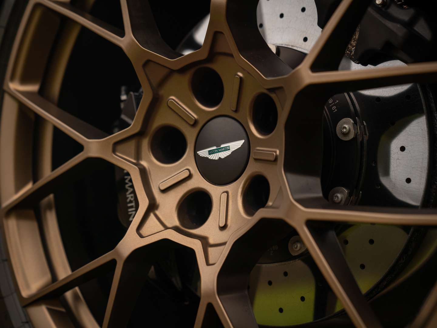 Aston Martin Vanquish - 2025 - Joinsteer - #30