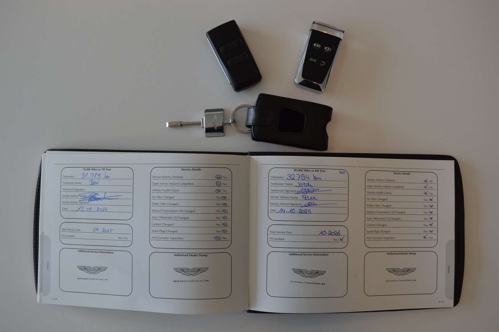 Aston Martin Vanquish Volante V12 Carbon Edition - 2015 - Joinsteer - #24