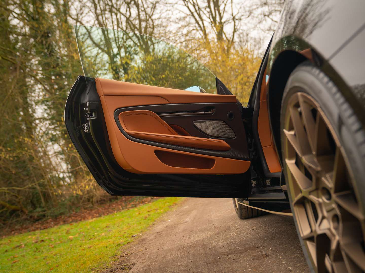 Aston Martin Vanquish - 2025 - Joinsteer - #41