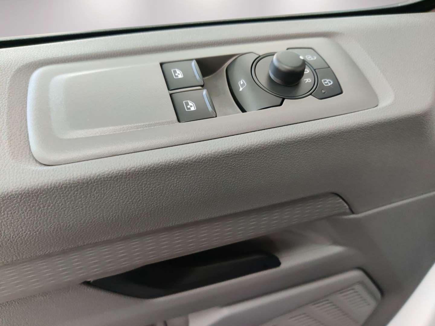 Volkswagen Transporter Kasten TDI - 2025 - Joinsteer - #9