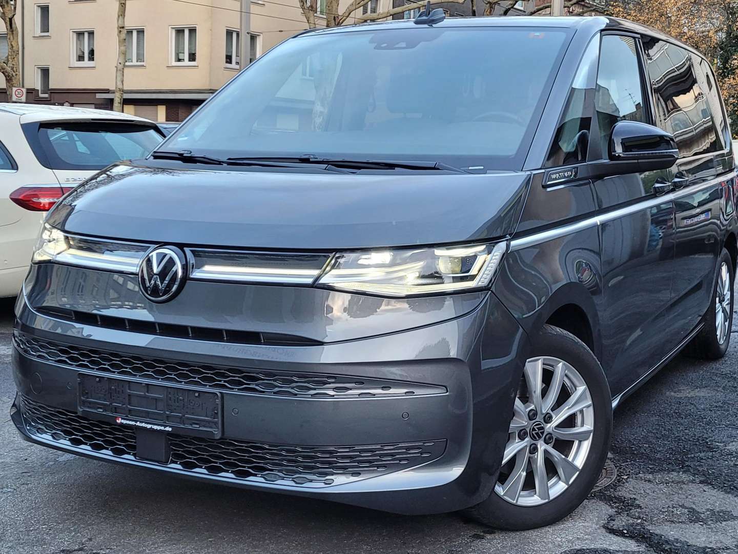 Volkswagen Multivan EHybrid Style - 2024 - Joinsteer - #1