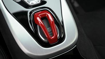 Lotus Emira SE — photo 11