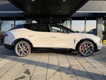 Lotus Eletre 450 S 4WD — photo 3