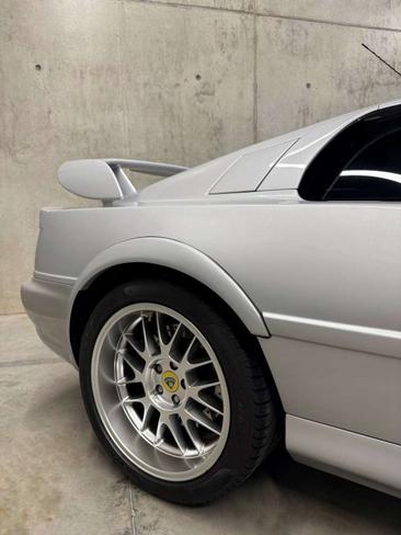 Lotus Esprit V8 — photo 7