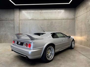 Lotus Esprit V8 — photo 14