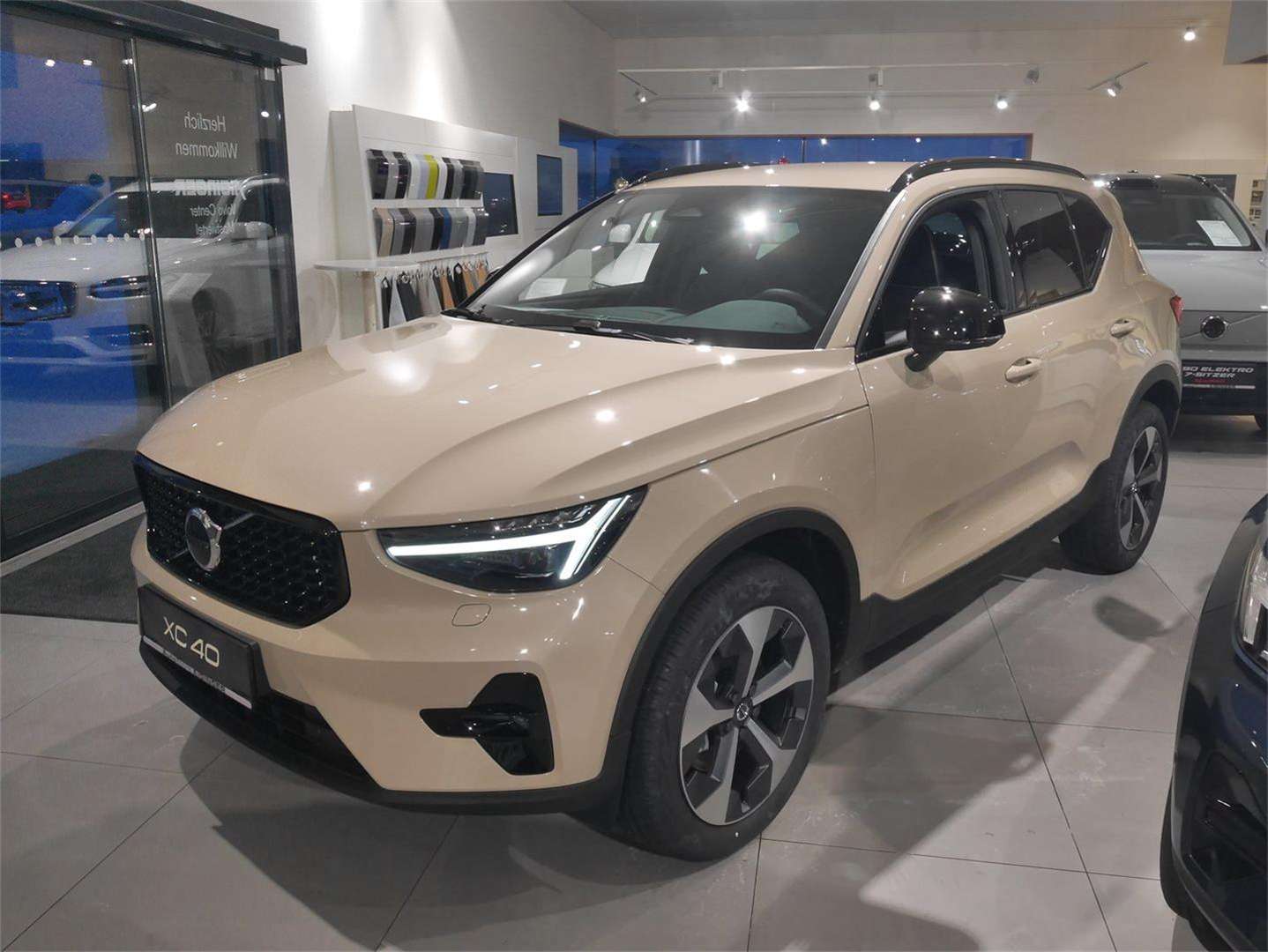 Volvo XC40 B3 Plus - 2026 - Joinsteer - #1