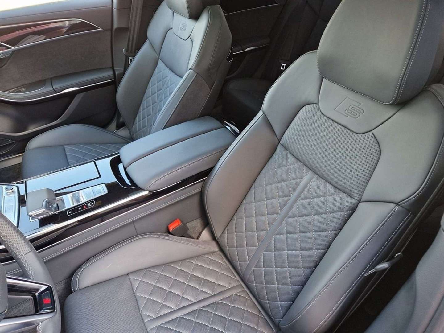 Audi A8 S Line 60 TFSI E - 2025 - Joinsteer - #21