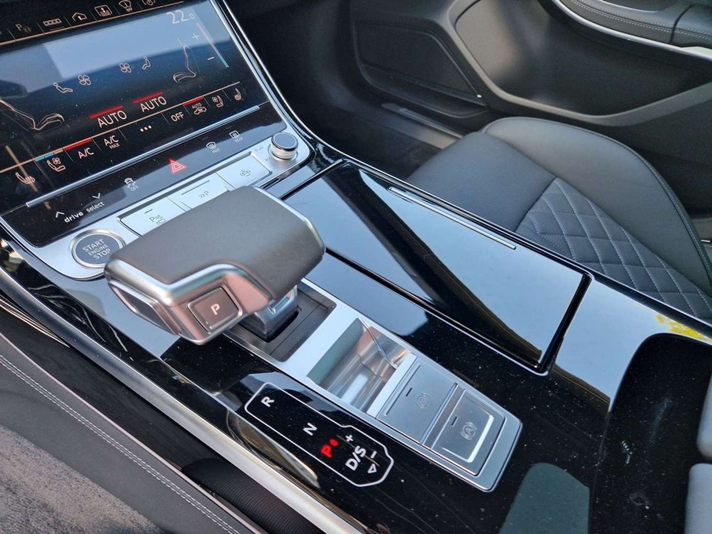 Audi A8 S Line 60 TFSI E - 2025 - Joinsteer - #33