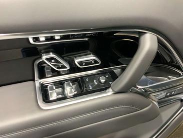 Land Rover Range Rover Autobiography P550e — photo 16
