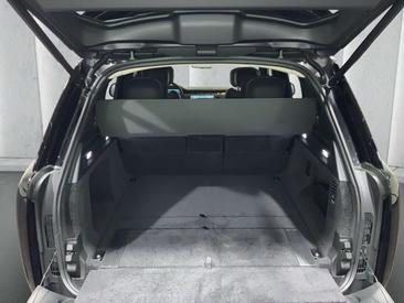 Land Rover Range Rover Autobiography P550e — photo 18