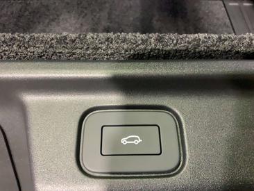 Land Rover Range Rover Autobiography P550e — photo 18