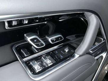 Land Rover Range Rover Autobiography P550e — photo 17