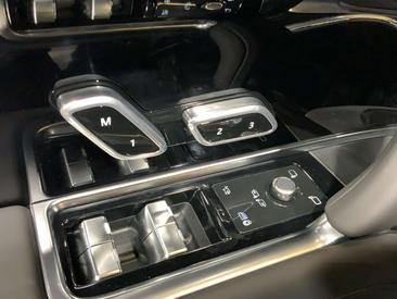 Land Rover Range Rover Autobiography P550e — photo 22