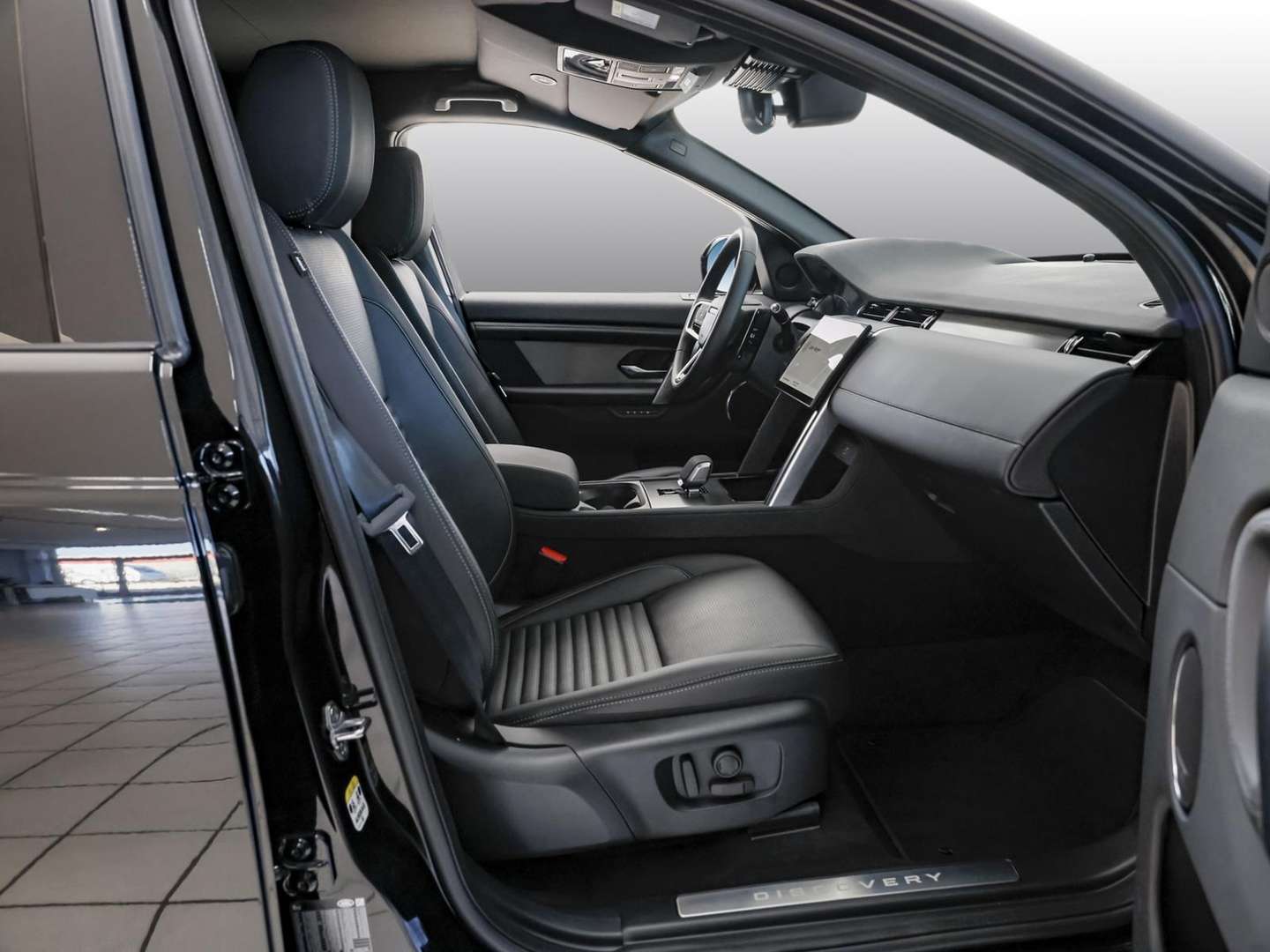 Land Rover Discovery Sport D165 Dynamic SE NAVI PANO AHK - 2025 - Joinsteer - #3