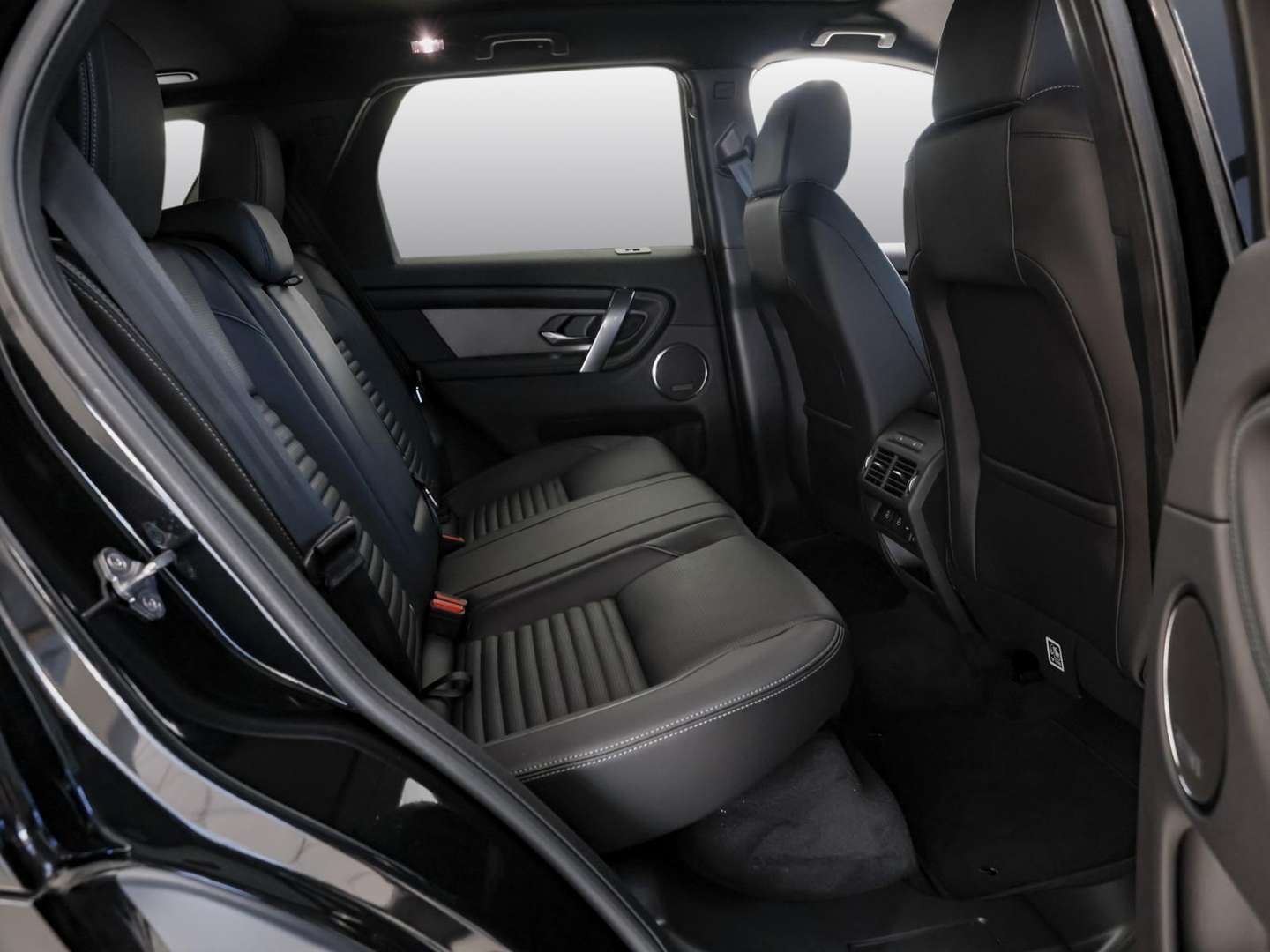 Land Rover Discovery Sport D165 Dynamic SE NAVI PANO AHK - 2025 - Joinsteer - #4