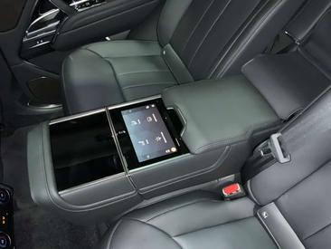 Land Rover Range Rover Autobiography P550e — photo 26